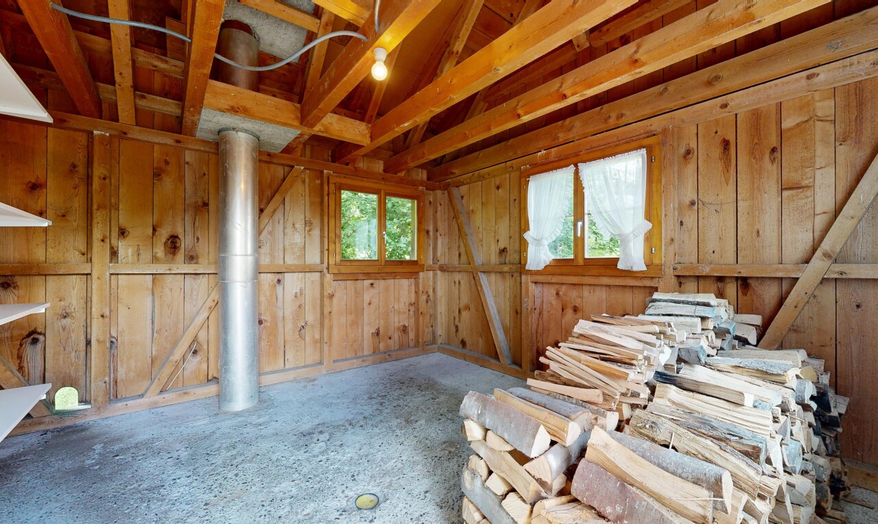 esszimmer mit natürliches licht, natural light, unfinished floor, inside property, und dachschräge