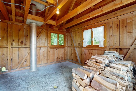 esszimmer mit natürliches licht, natural light, unfinished floor, inside property, und dachschräge