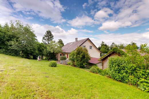 garten mit day time, rasen, und property visible