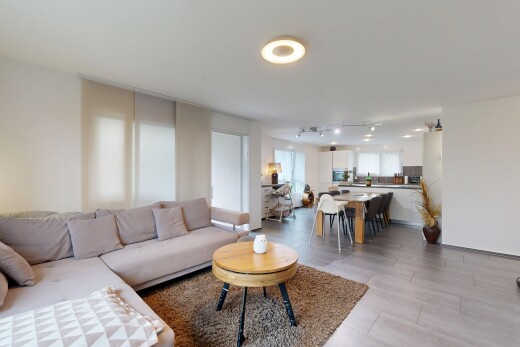 wohn- / esszimmer mit inside property, gipskartonwand, drywall, deckenbeleuchtung, und track lighting