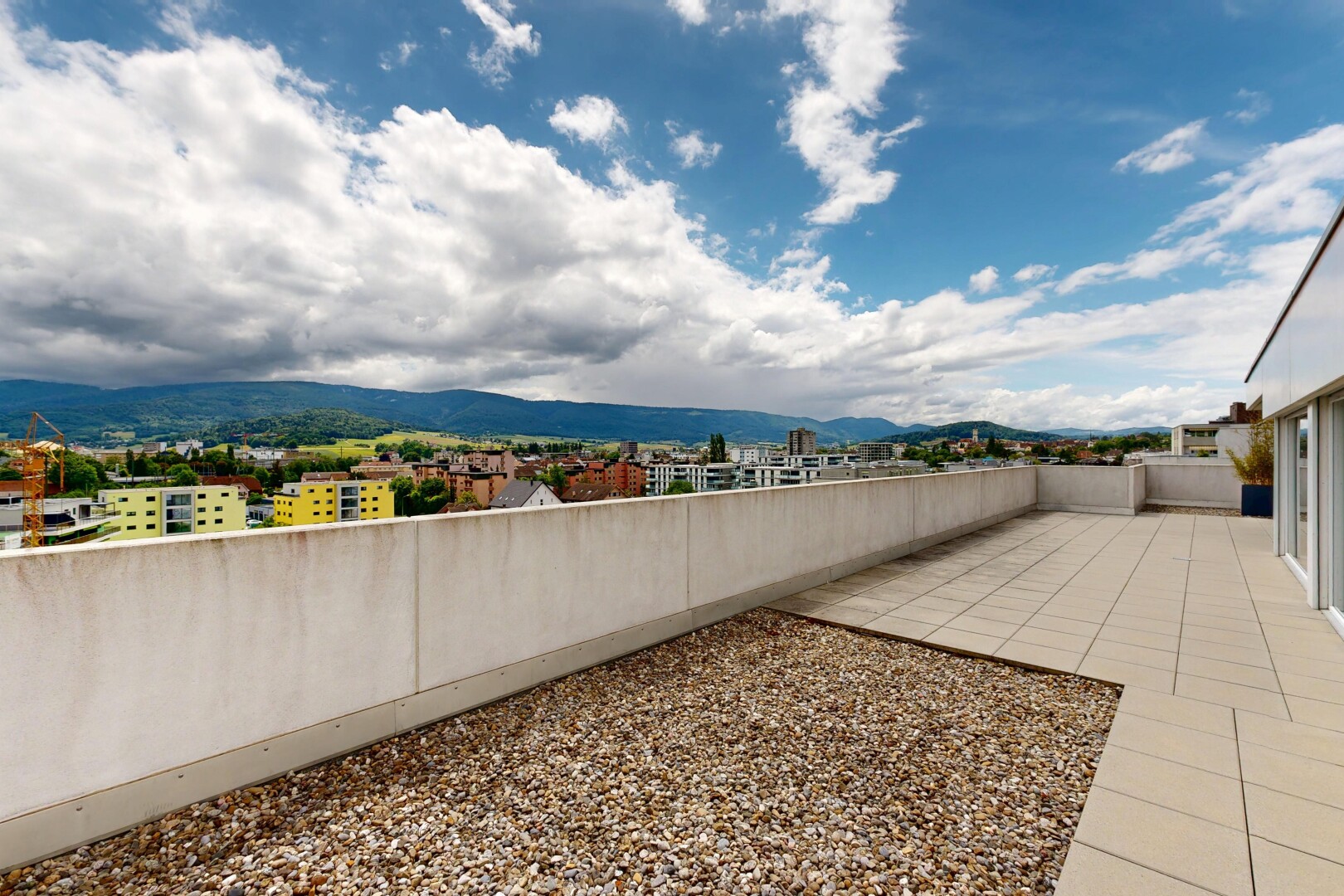terrasse avec terrasse, mountain view, vue sur la montagne, from property, et day time