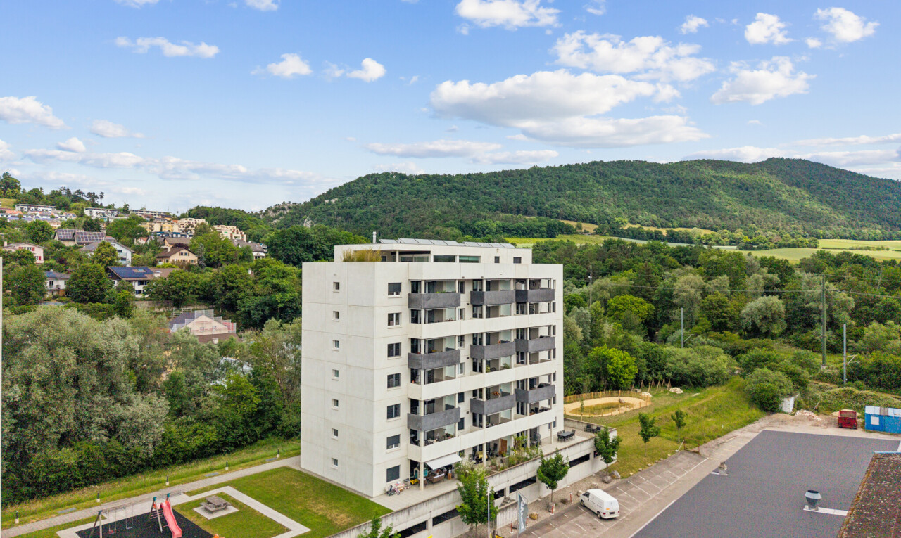 extérieur du bâtiment avec vue sur la montagne, mountain view, et day time