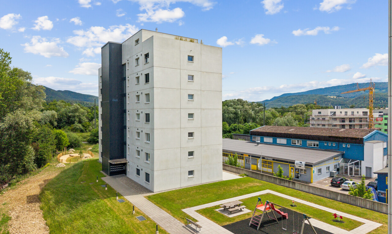 extérieur du bâtiment avec mountain view, vue sur la montagne, et day time