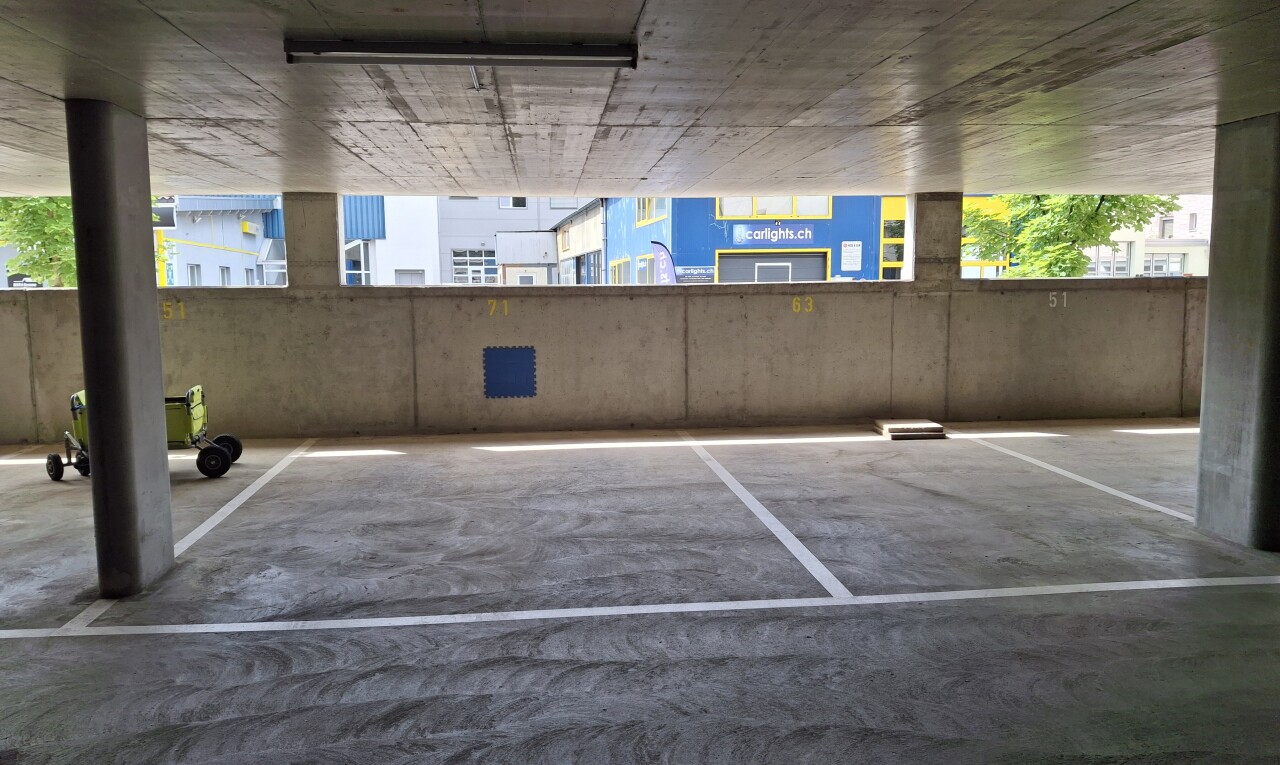 parking avec clôture