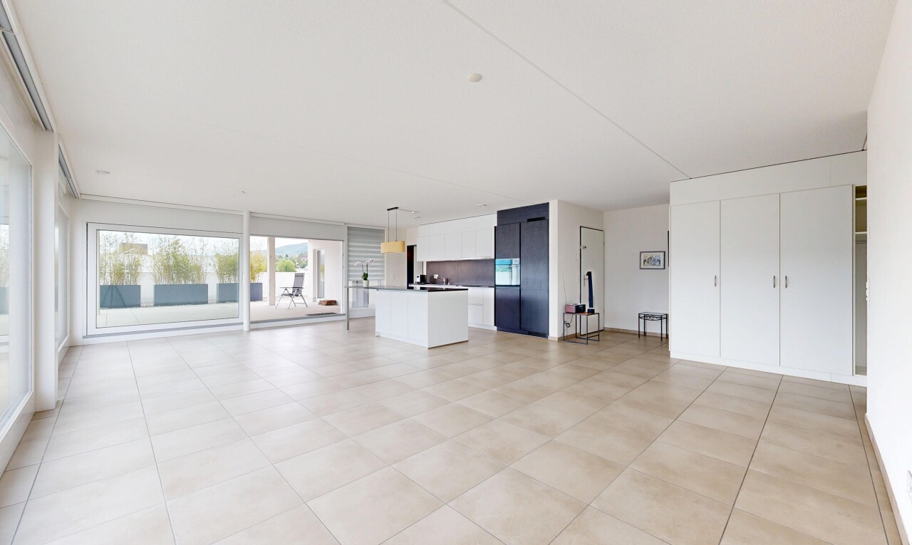 salon avec light floor, inside property, natural light, lumière naturelle, et drywall