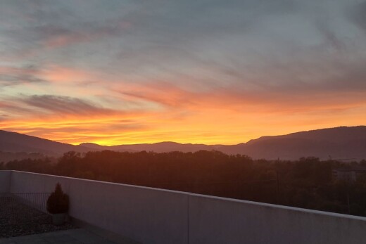 blick auf die berge mit blick auf die berge, mountain view, view focus, dusk, und from property