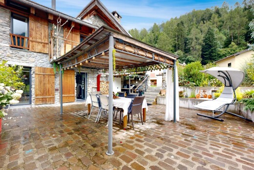 terrasse mit property visible, terrasse, day time, und essbereich im freien