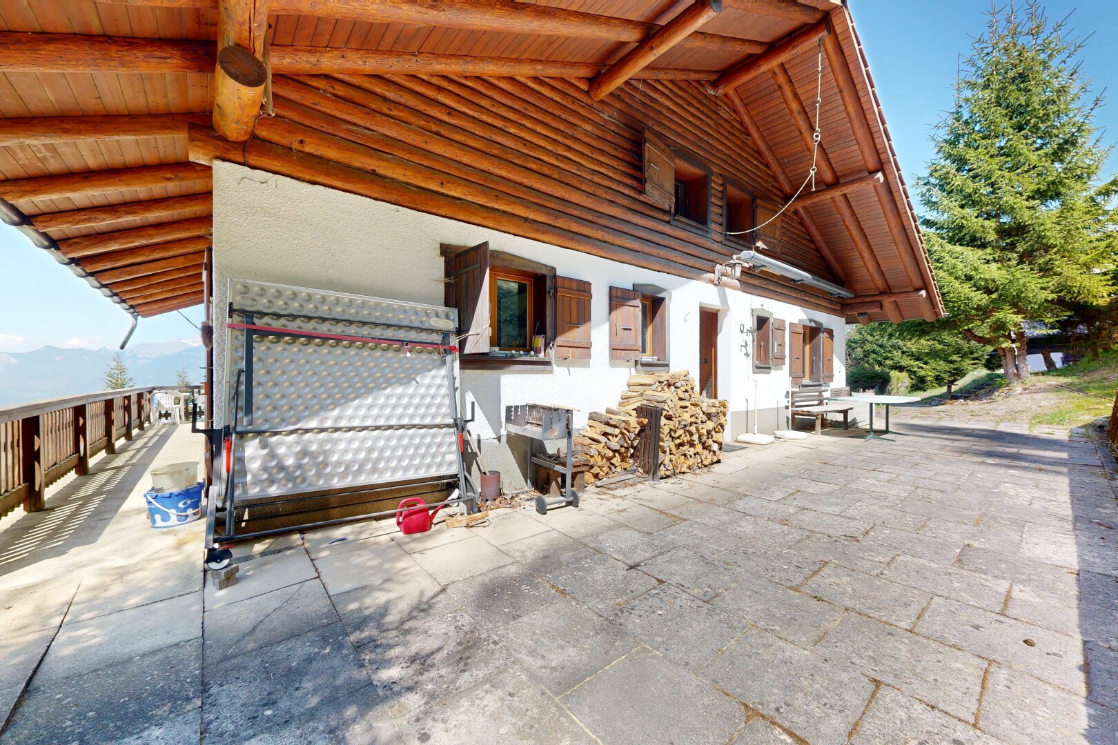 façade avec day time et property visible