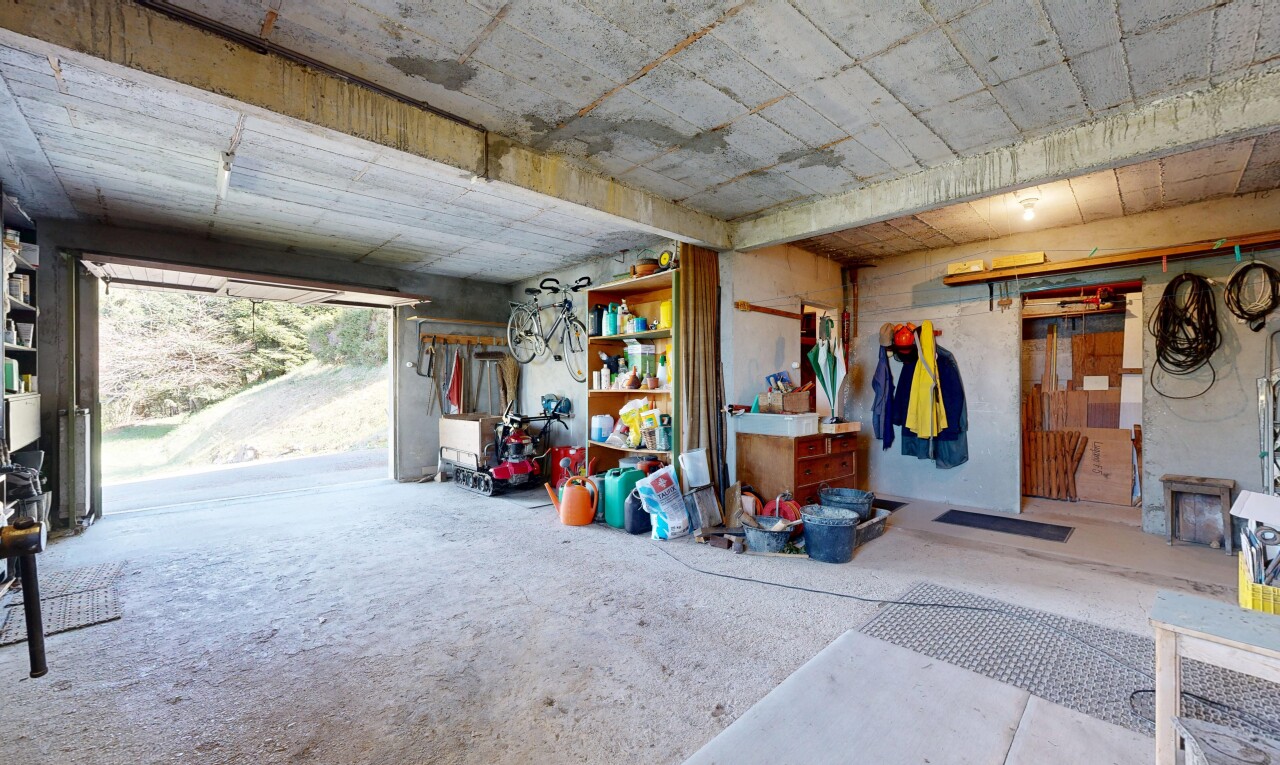 parking avec inside property