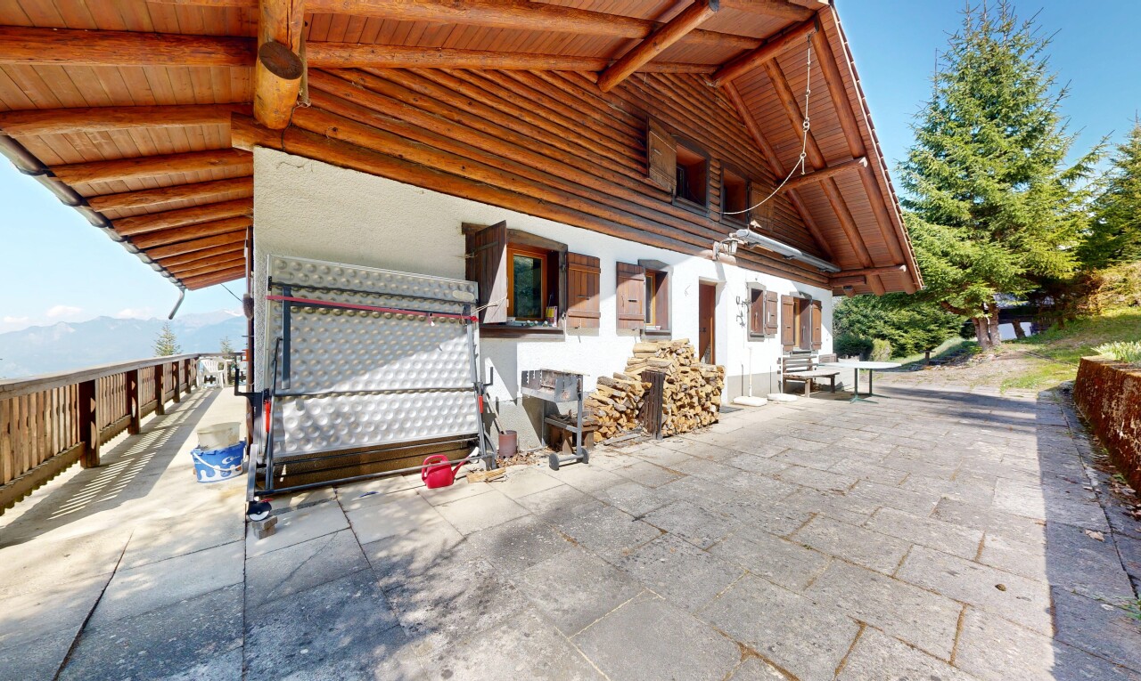 façade avec day time et property visible