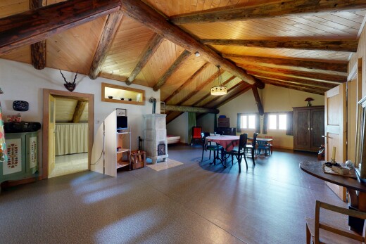 salle à manger avec inside property, beamed ceiling, plafond à poutres, cathedral ceiling, et plafond cathédrale