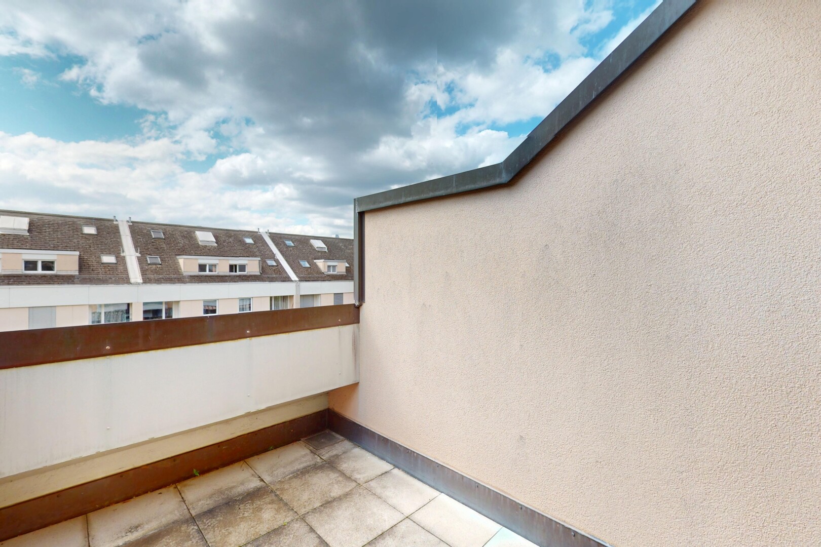 terrasse avec balcon