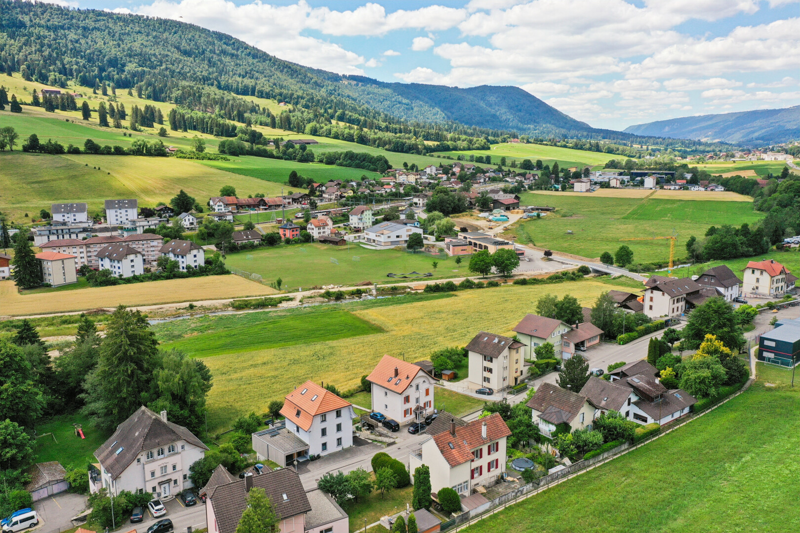 vue sur la montagne avec mountain view, vue sur la montagne, aerial view, et day time