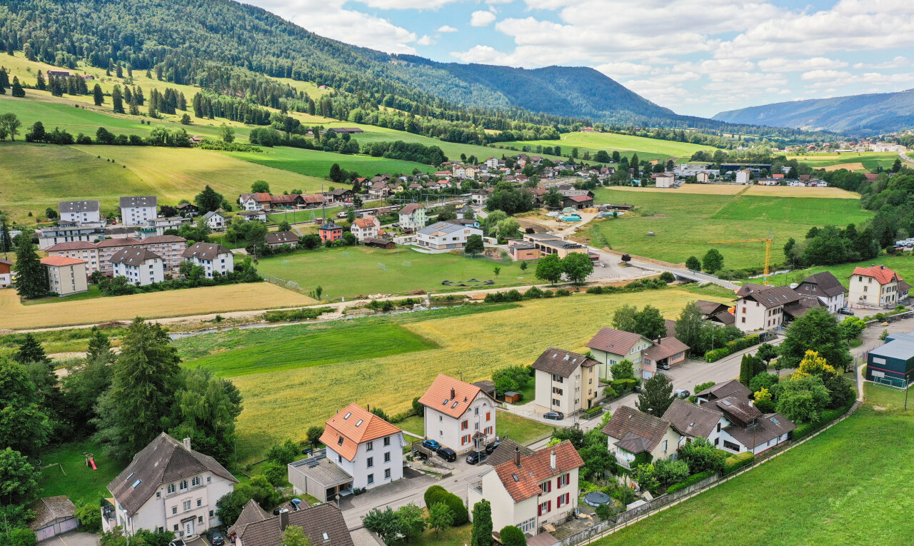 vue sur la montagne avec mountain view, vue sur la montagne, aerial view, et day time
