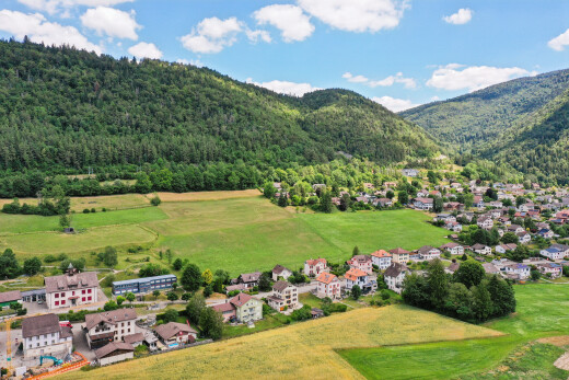 vue sur la montagne avec aerial view, day time, mountain view, vue sur la montagne, et residential view