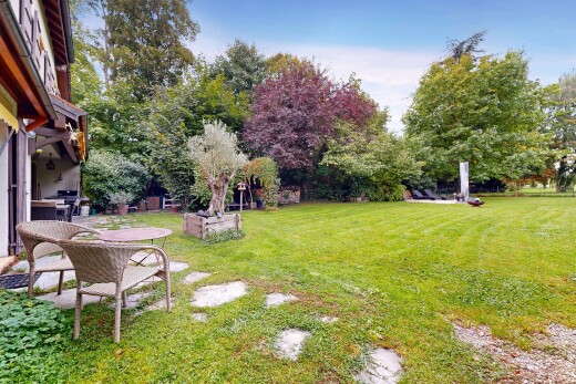 garten mit from property, rasen, day time, terrasse, und waldblick