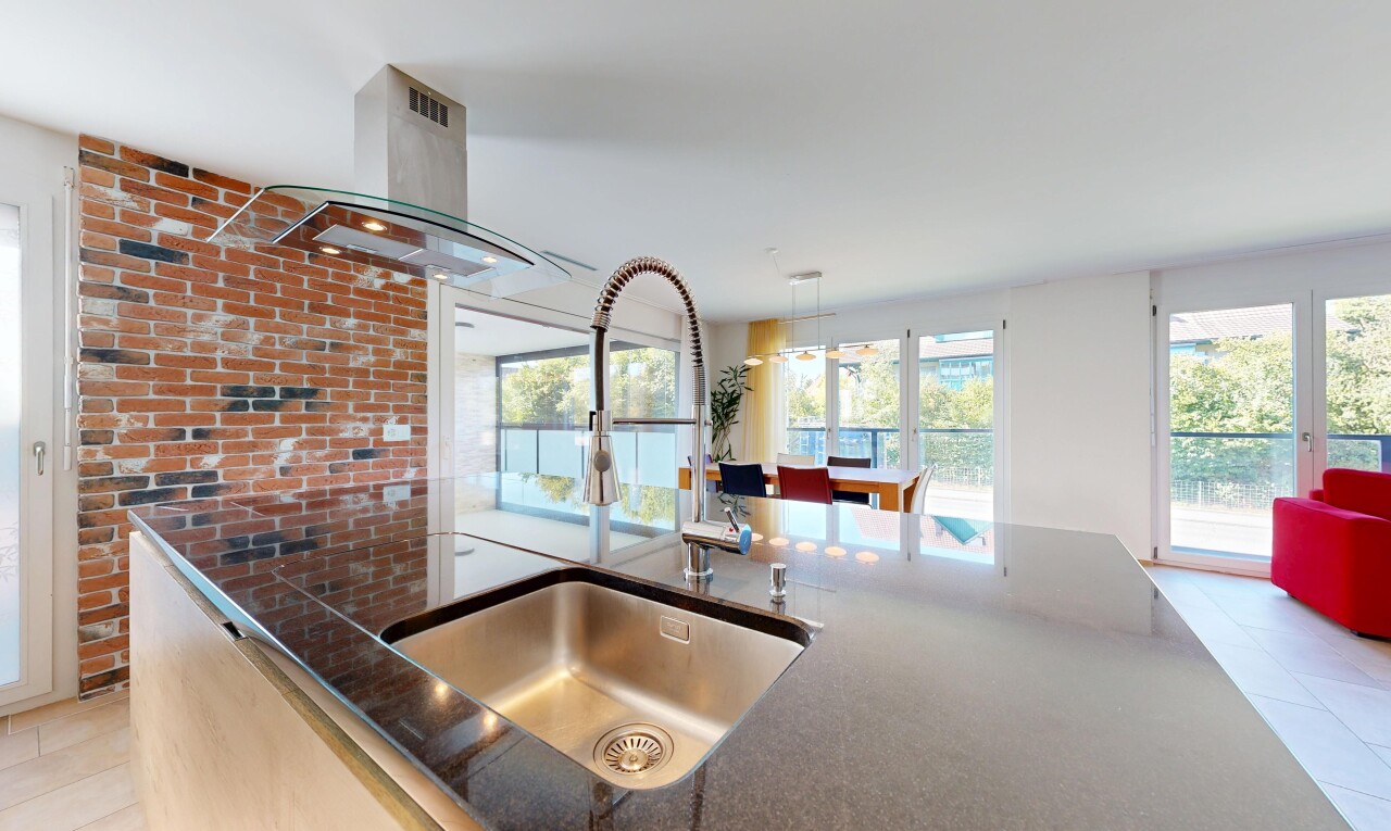 küche mit waschbecken, dunstabzugshaube, light floor, stone countertops, und stein arbeitsplatten