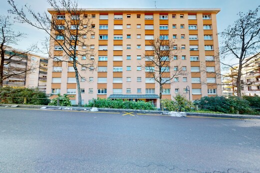 extérieur du bâtiment avec apartment complex view, vue sur le complexe d'appartements, et day time