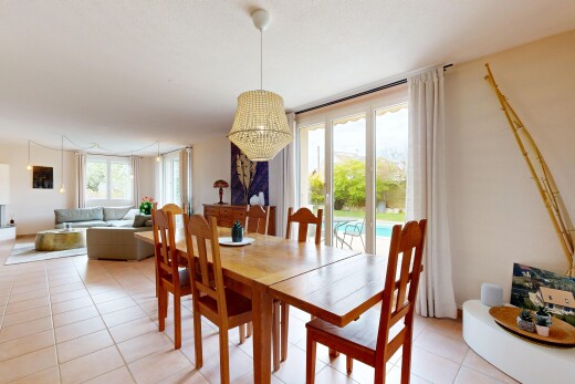 salle à manger avec inside property, lumière naturelle, natural light, cloison sèche, et drywall