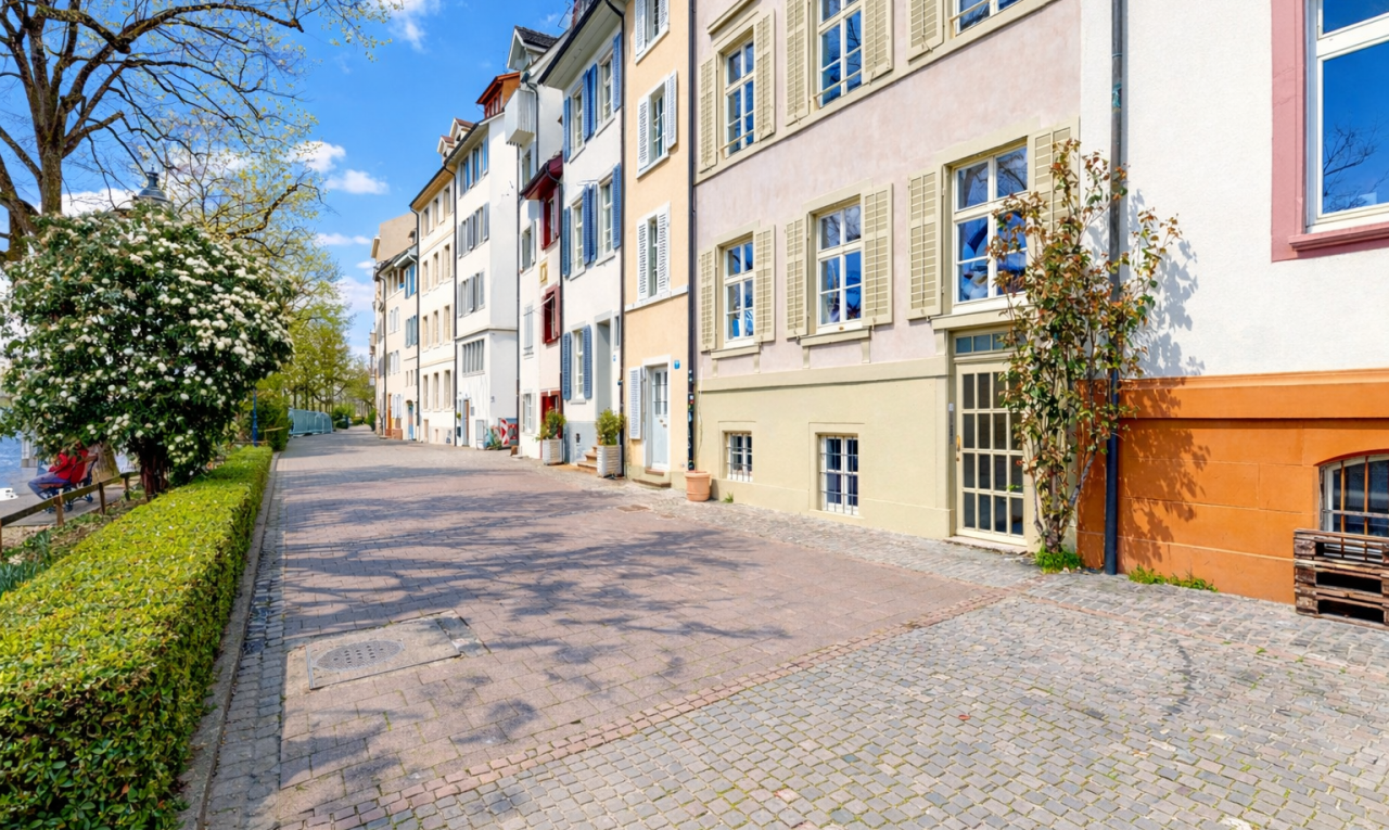 außenansicht mit day time, blick auf wohnanlage, und apartment complex view