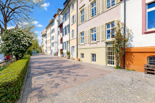 außenansicht mit day time, blick auf wohnanlage, und apartment complex view