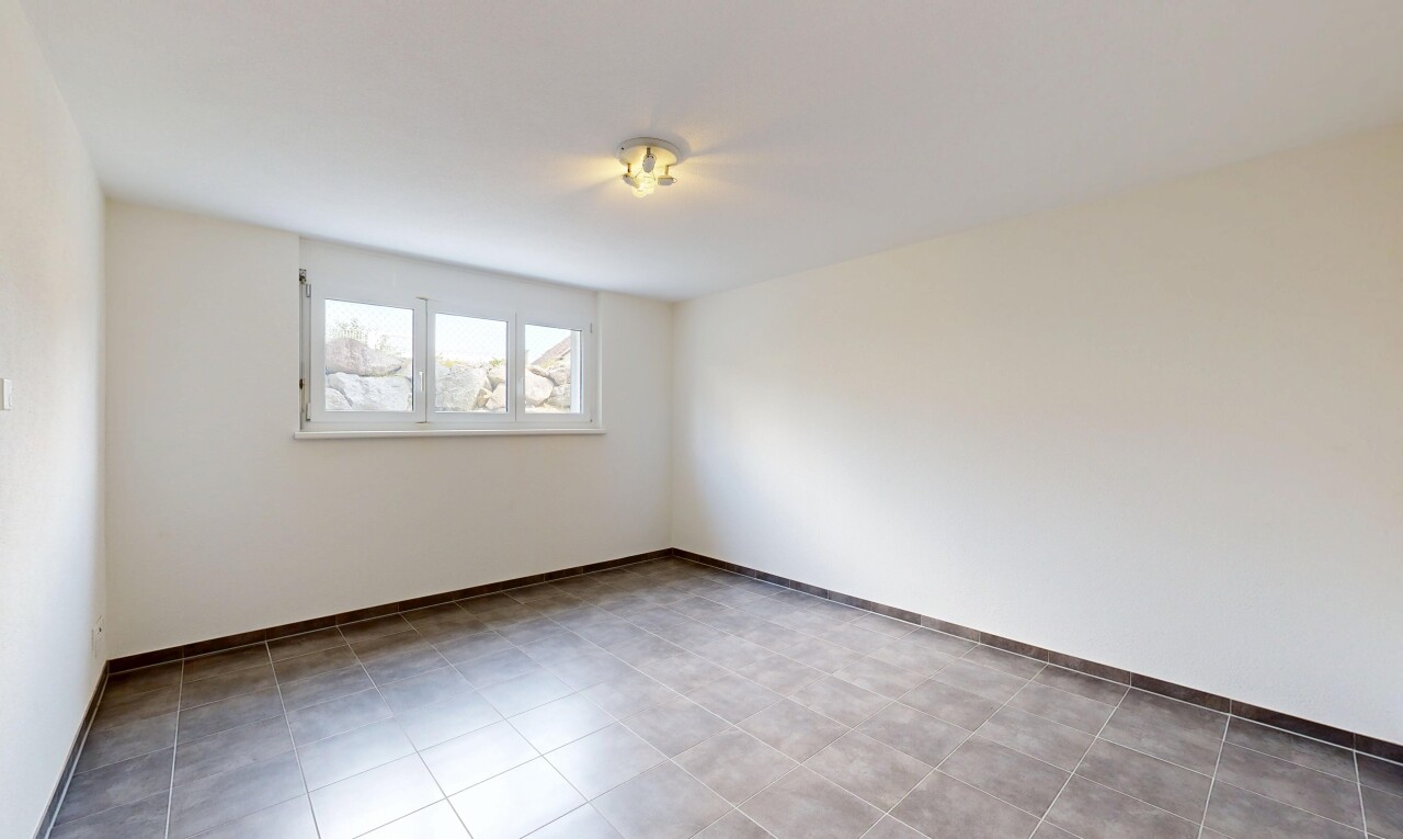 leerer raum mit gipskartonwand, drywall, natürliches licht, natural light, und inside property
