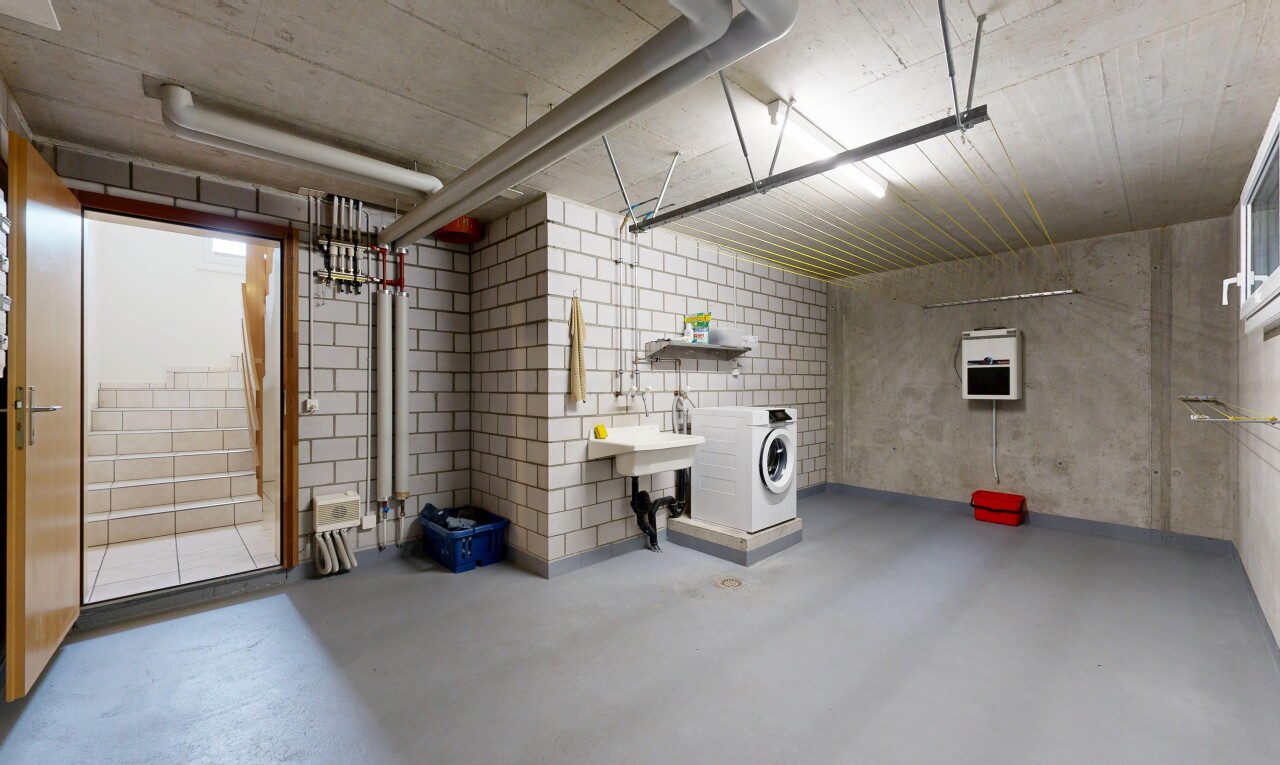wäschekammer mit betondecke, concrete ceiling, betonboden, concrete floor, und inside property