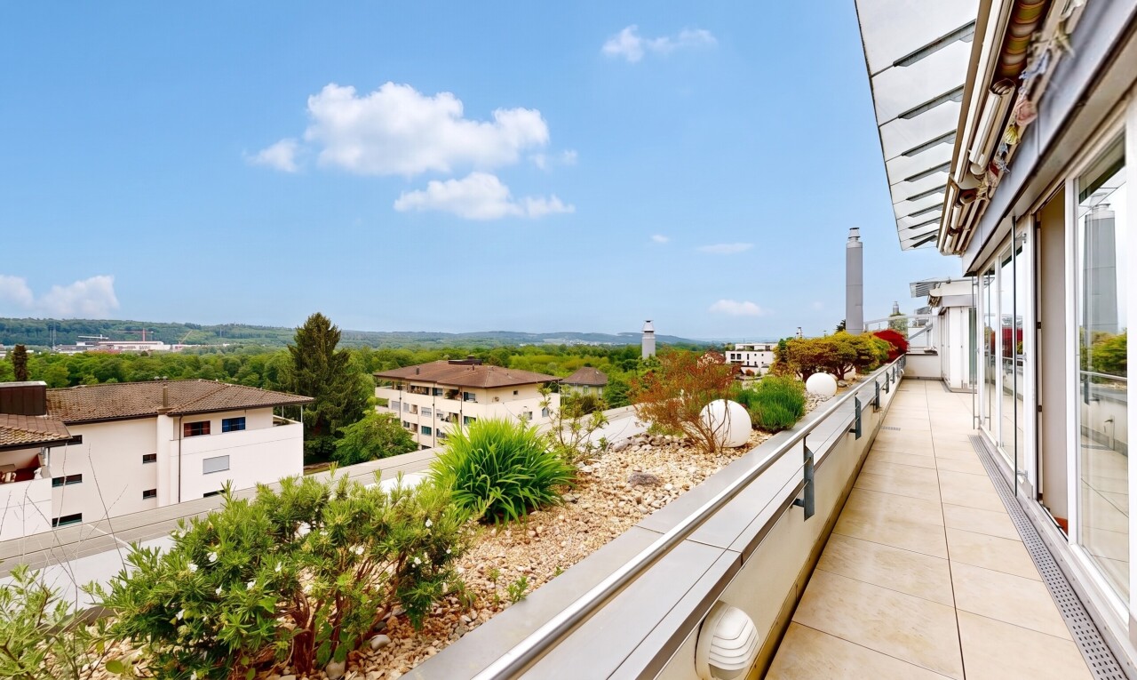 balkon mit balkon, day time, und from property