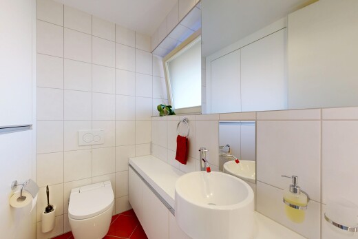 bad mit fliesenwand, tile wall, waschbecken, schminktisch, und inside property