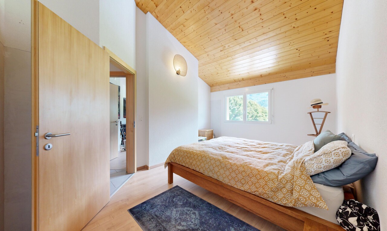 zimmer / schlafzimmer mit dachschräge, vaulted ceiling, natürliches licht, natural light, und holzdecke