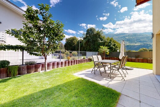 terrasse avec clôture, from property, pelouse, day time, et terrasse