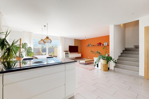 cuisine avec lumière naturelle, natural light, cloison sèche, drywall, et éclairage suspendu