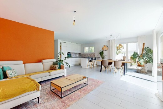 wohn- / esszimmer mit natürliches licht, natural light, gipskartonwand, drywall, und inside property