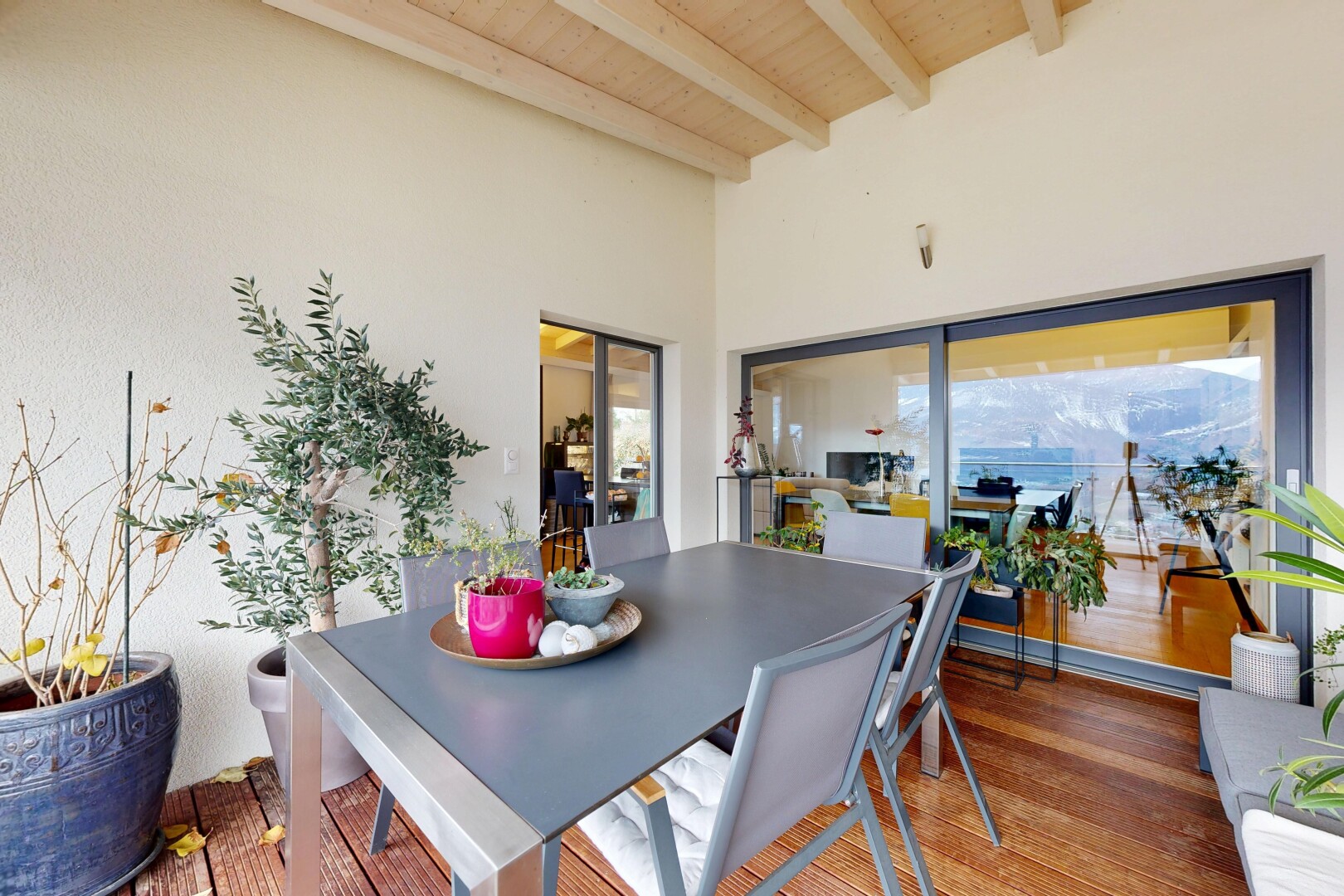 esszimmer mit balkendecke, beamed ceiling, holzdecke, wood ceiling, und inside property