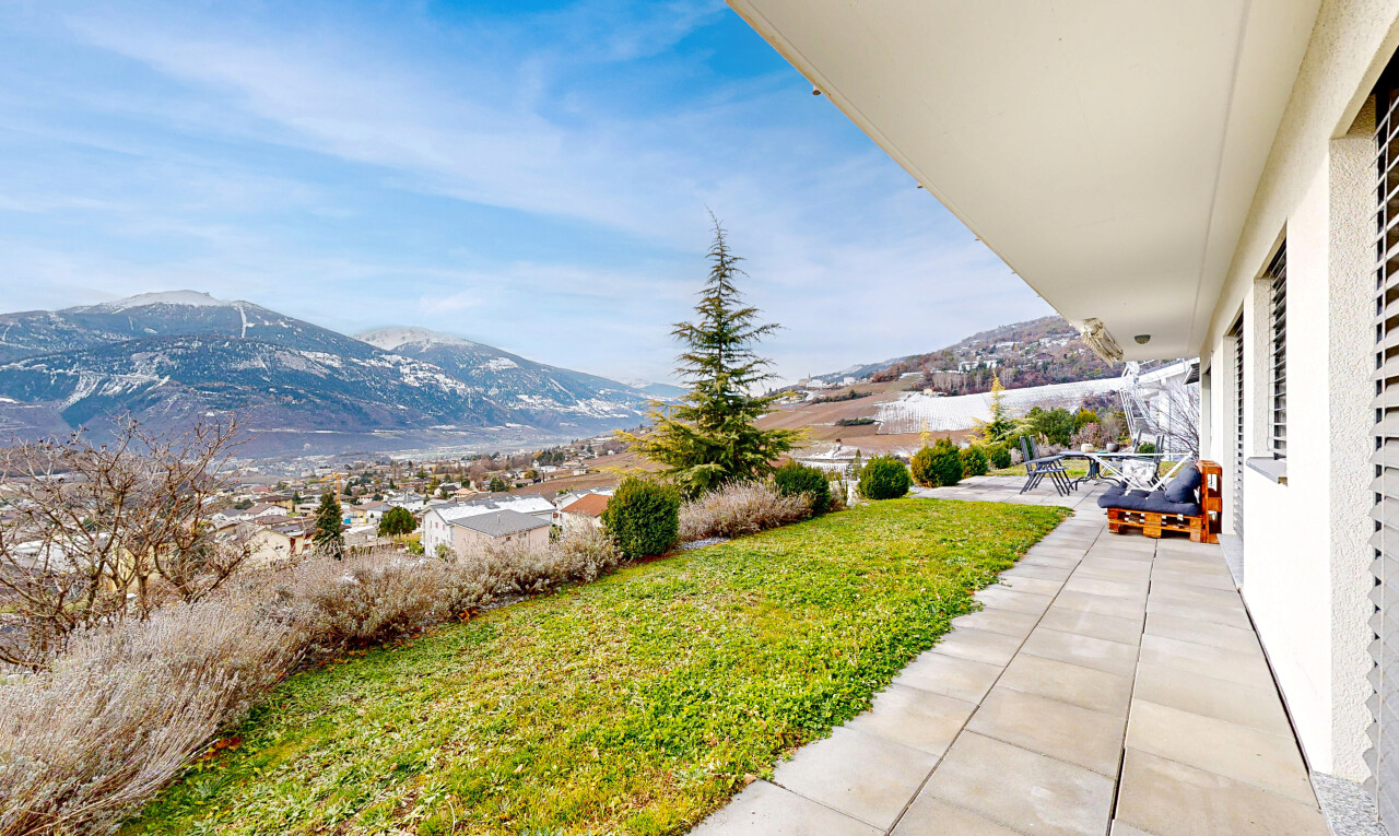 blick auf die berge mit day time, from property, mountain view, und blick auf die berge