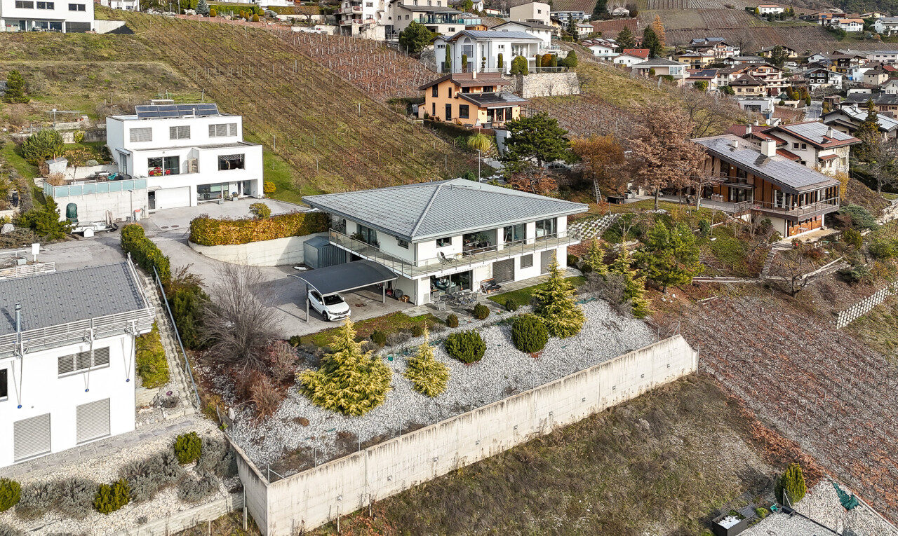 außenansicht mit wohngebietblick, residential view, balkon, und terrasse