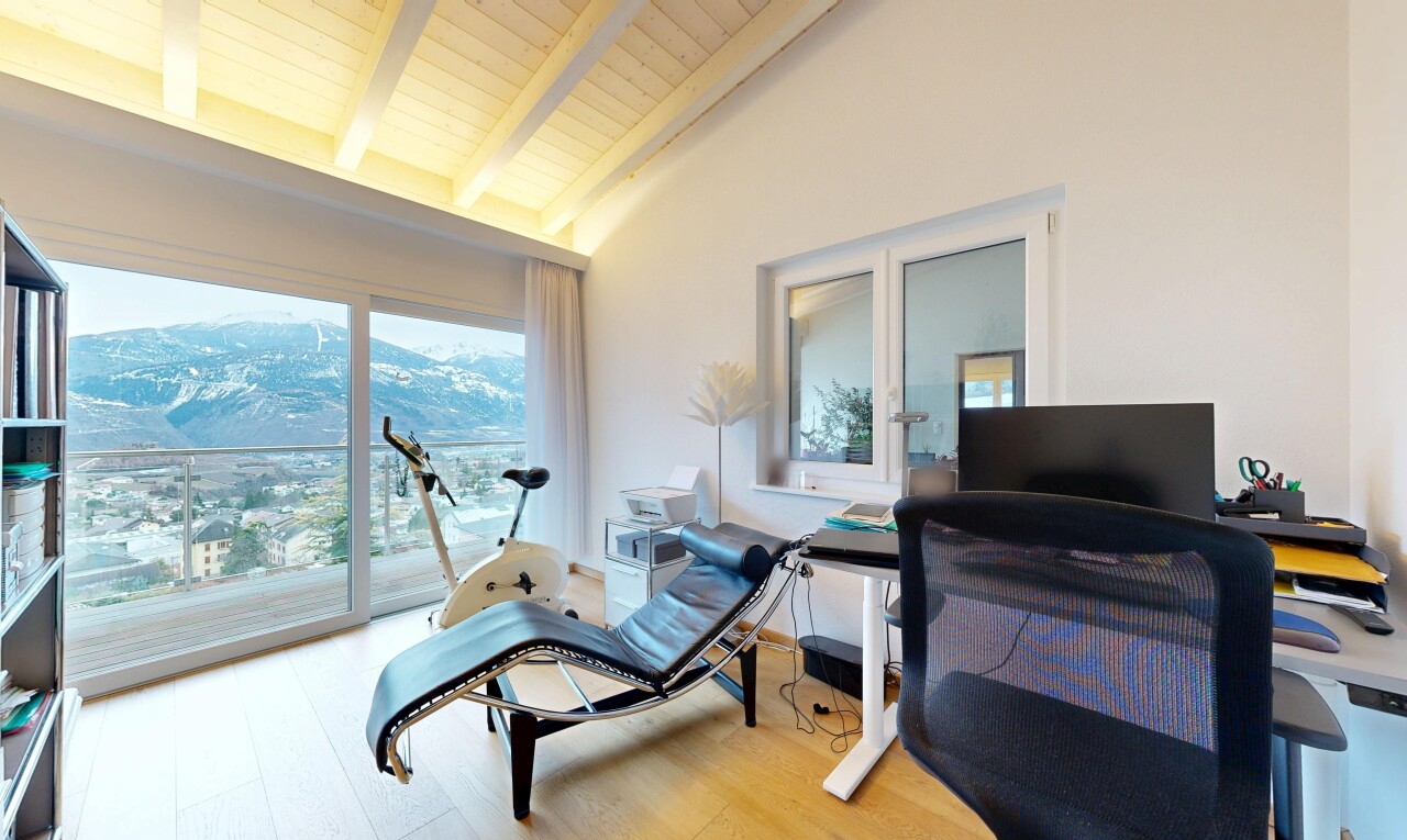 fitnessstudio mit dachschräge, vaulted ceiling, balkendecke, beamed ceiling, und gipskartonwand