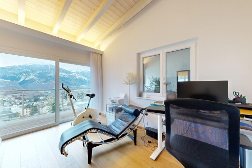 fitnessstudio mit dachschräge, vaulted ceiling, balkendecke, beamed ceiling, und gipskartonwand