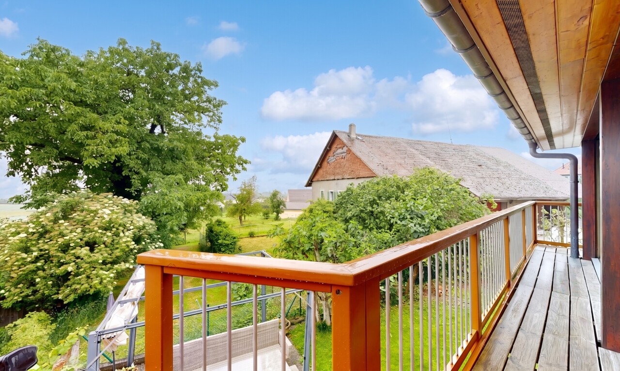 balcon avec day time, balcon, et from property