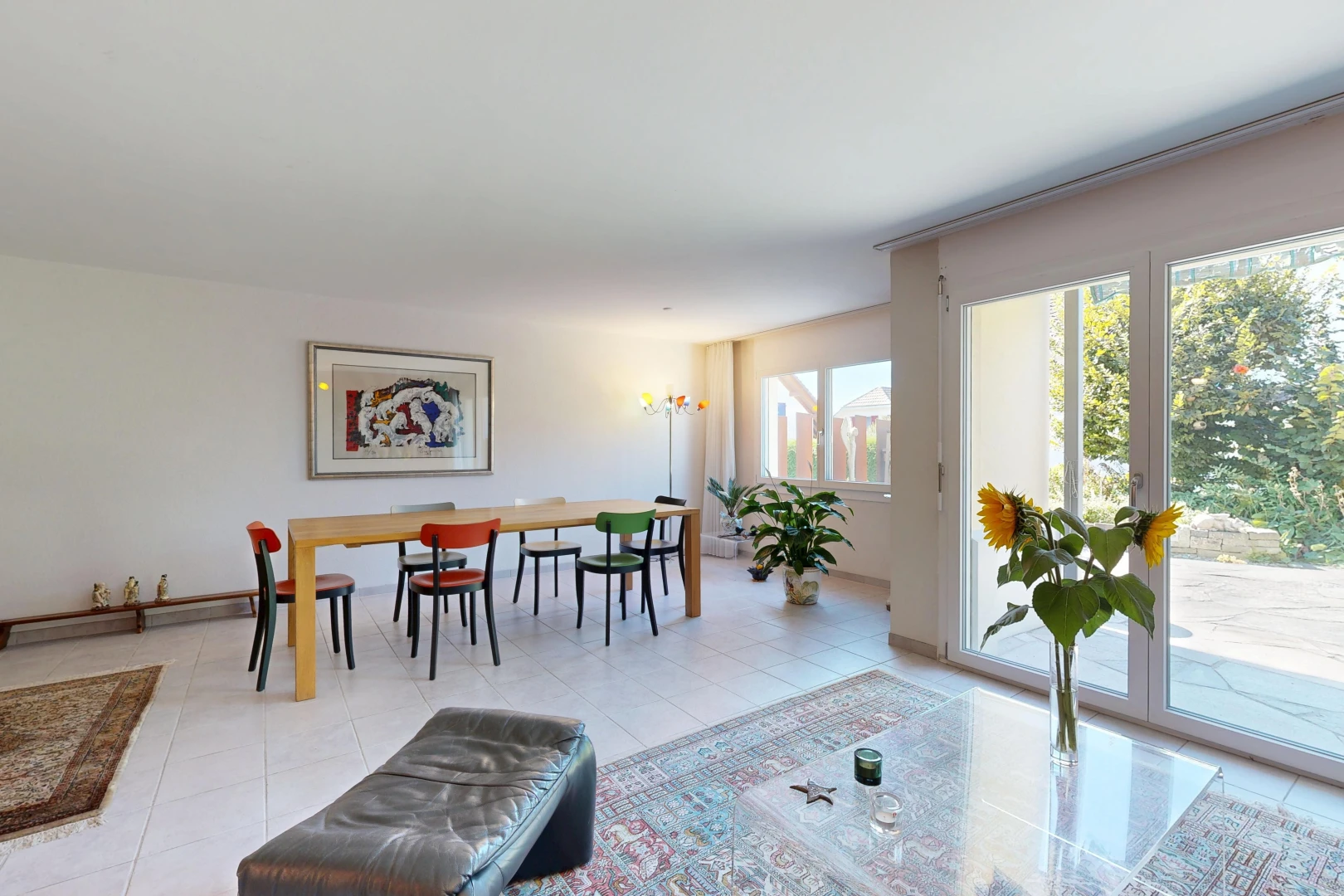 esszimmer mit außenzugang, gipskartonwand, drywall, inside property, und light floor