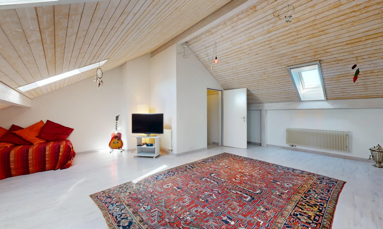wohnzimmer mit high end ceiling, kühler, drywall, gipskartonwand, und high ceiling
