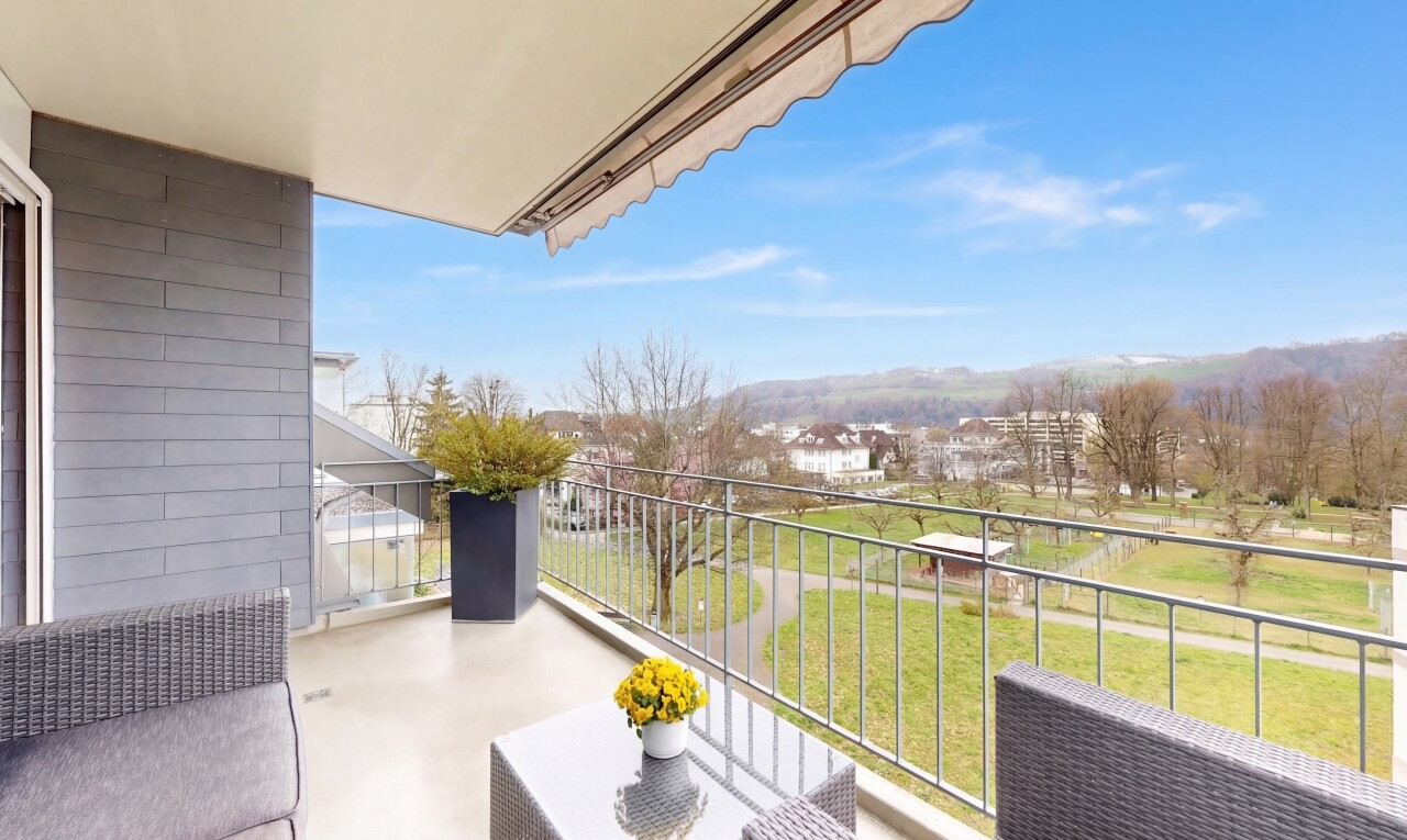 balkon mit from property, terrasse, day time, und wohnraum im freien