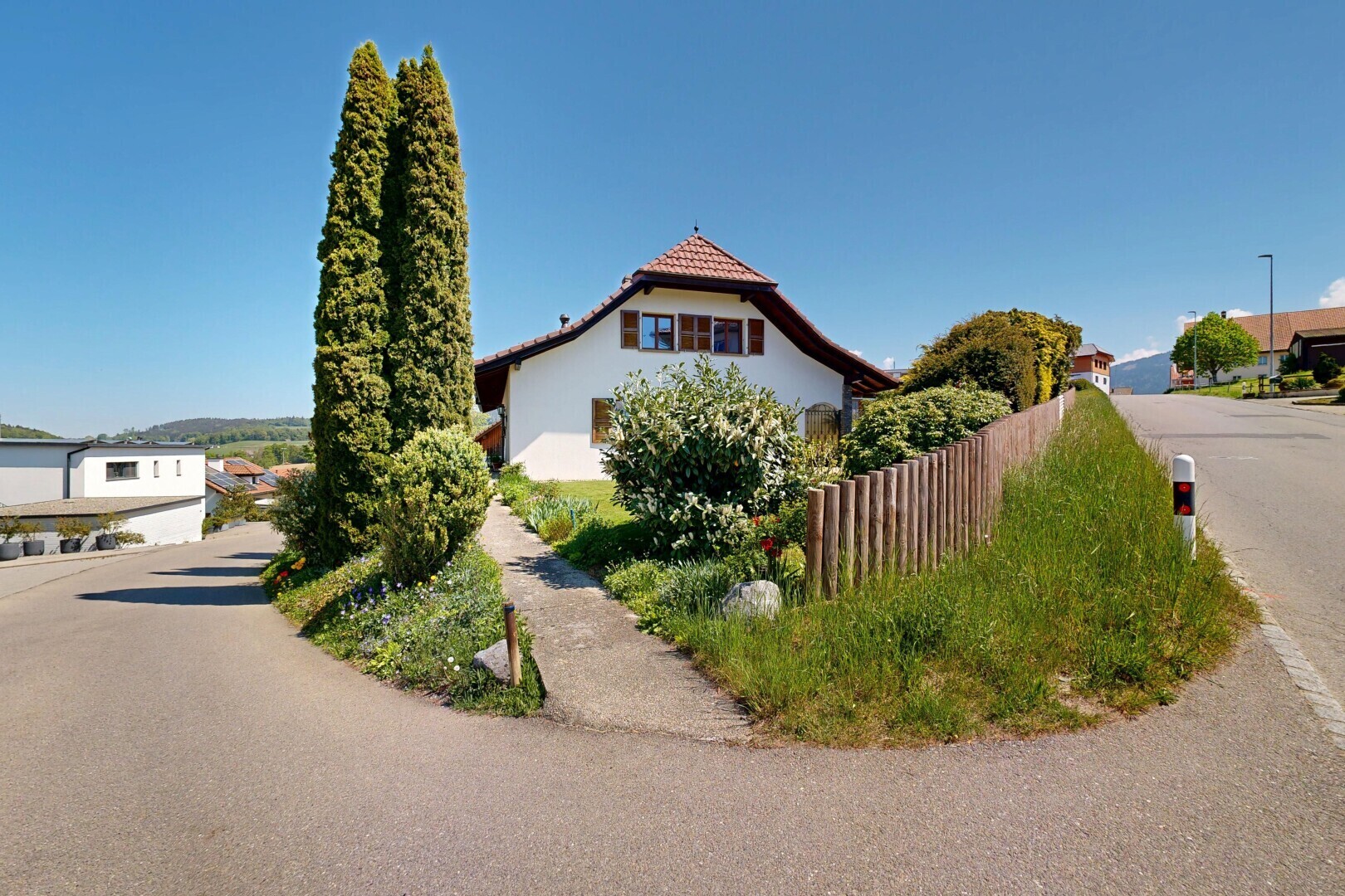 view of property featuring stucco siding