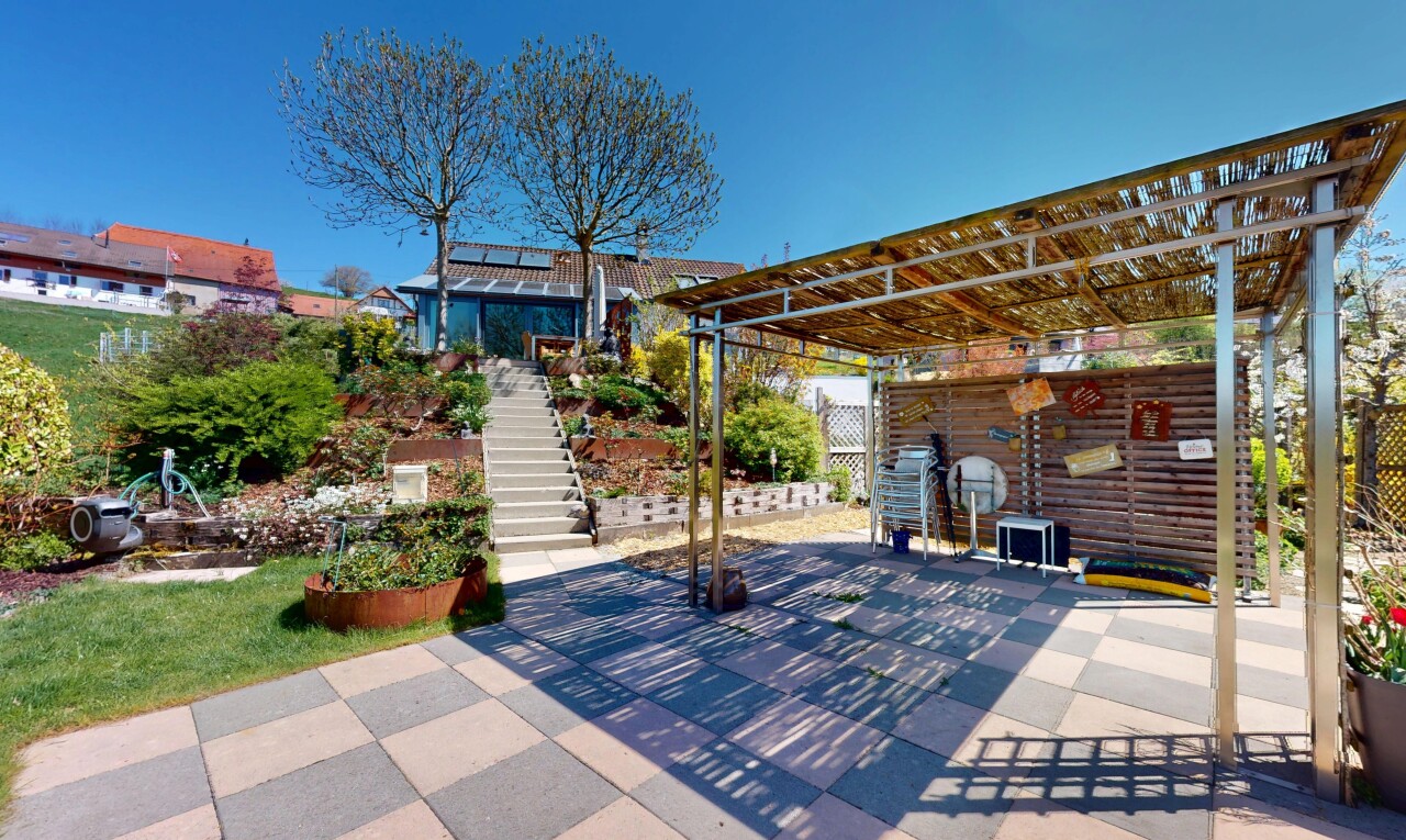 terrasse mit treppen und terrasse