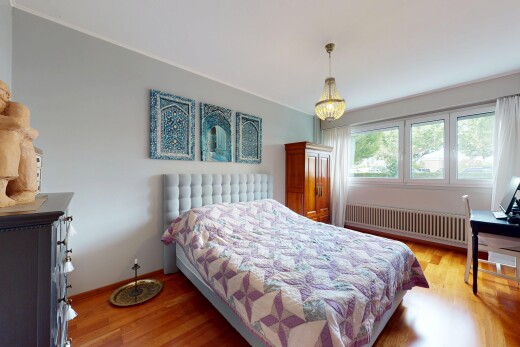 chambre avec radiateur, inside property, natural light, lumière naturelle, et drywall