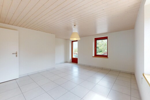pièce vide avec natural light, lumière naturelle, inside property, drywall, et cloison sèche