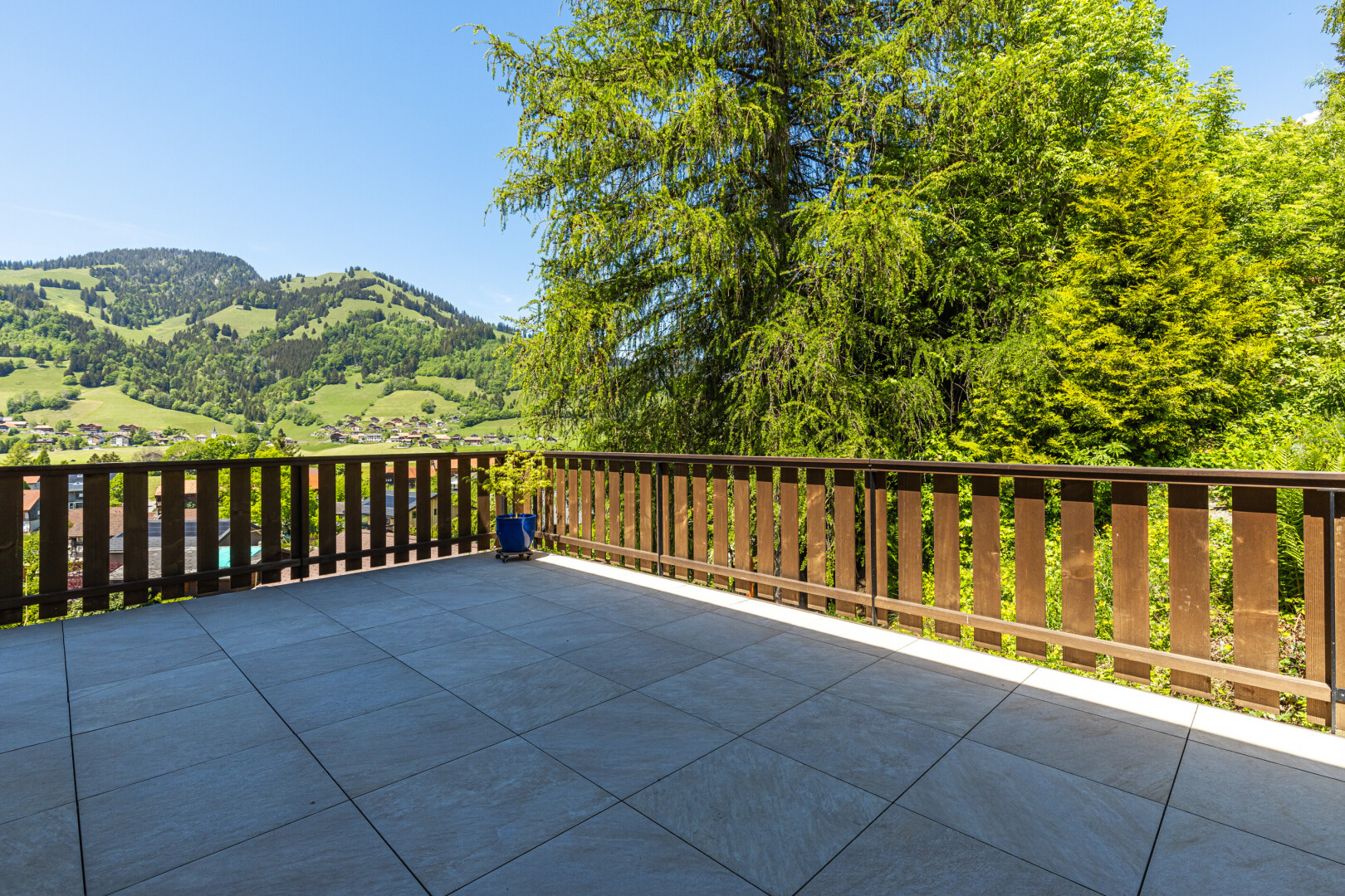terrasse avec terrasse, day time, et from property