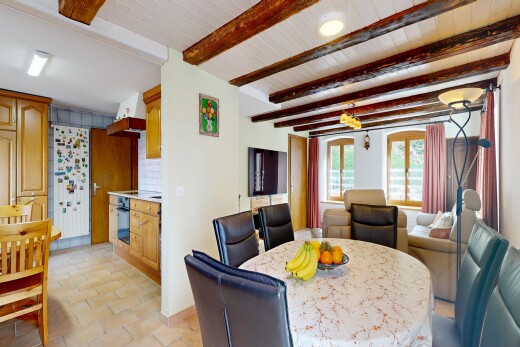 esszimmer mit inside property, light floor, natürliches licht, natural light, und gipskartonwand