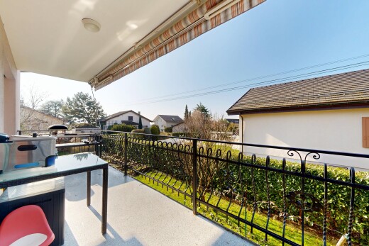 balcon avec from property, day time, vue résidentielle, et residential view