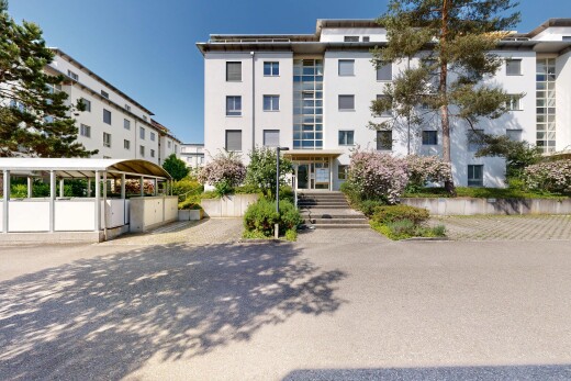außenansicht mit apartment complex view, blick auf wohnanlage, day time, und from community
